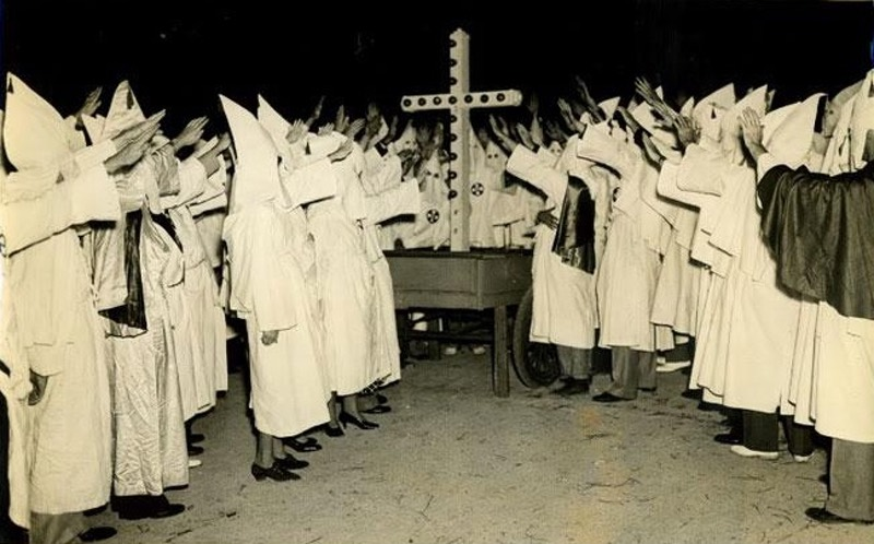 Illustration for article titled Margaret Sanger Once Spoke to the KKK, But This Photo of the Speech Is Very Fake